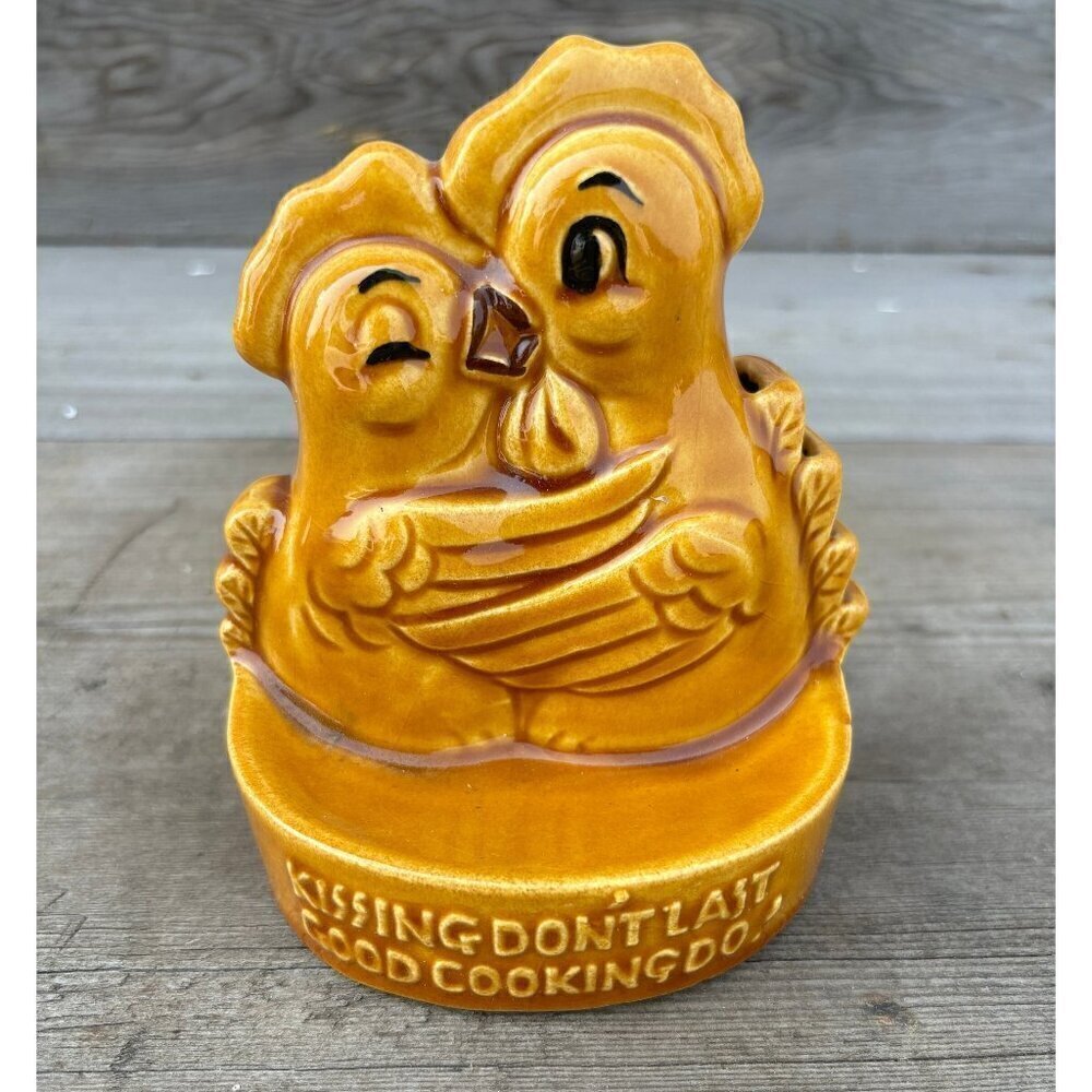 Japan "Kissing Don't Last Good Cooking Do" Teabag Holder Tsps Holder Vintage